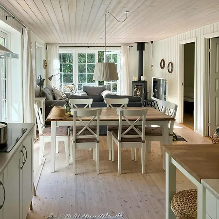 Charming And Classic Summer Idyll Near Gilleleje *