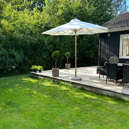 Charming And Classic Summer Idyll Near Gilleleje *